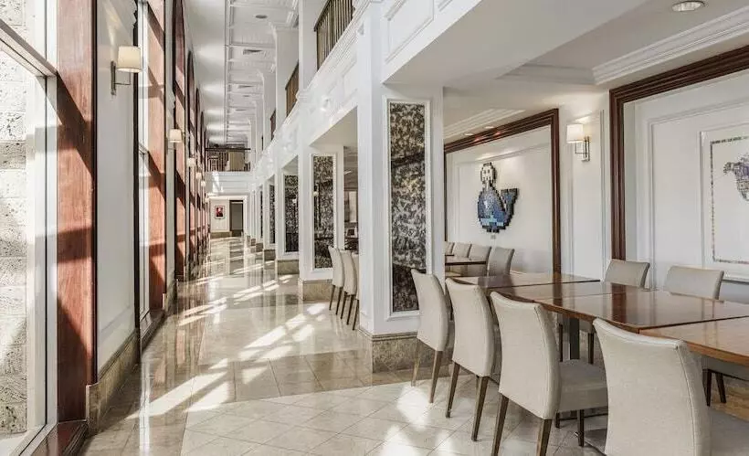 Hamilton Princess & Beach Club - A Fairmont Managed Hotel