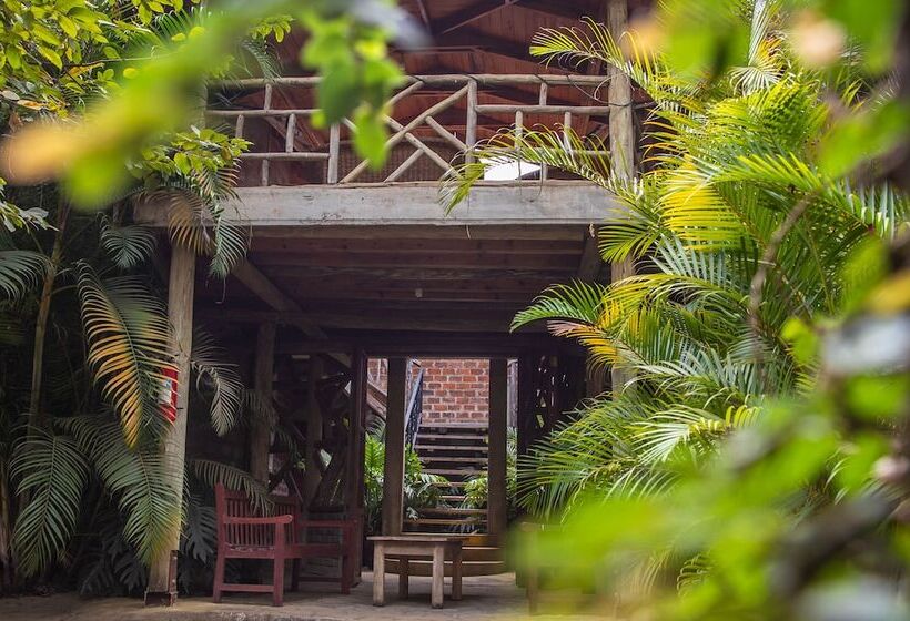 ベッドアンドブレックファースト Christina House