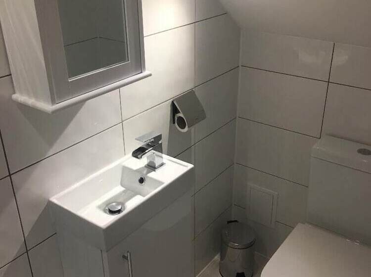 ペンション Montague Villa