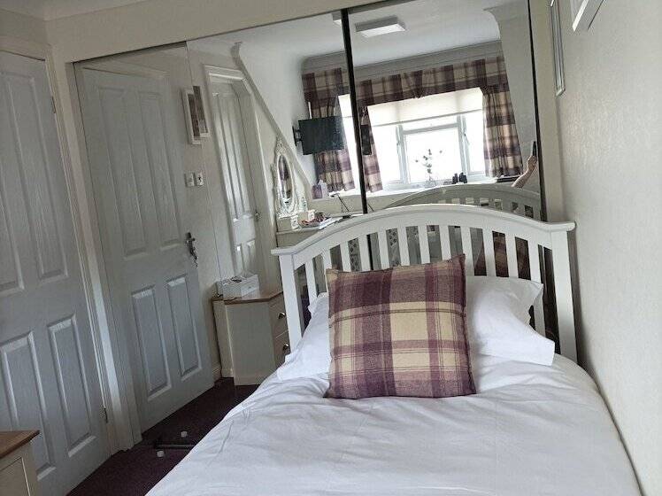 ペンション Montague Villa