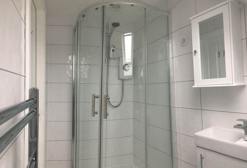 ペンション Montague Villa