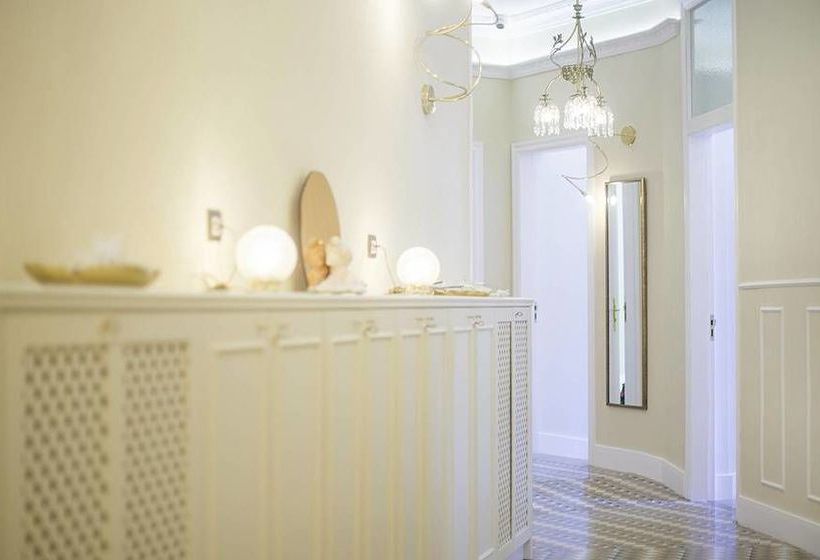 Anakena House Bed & Breakfast