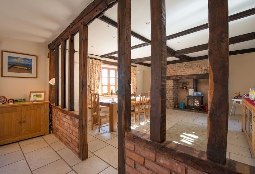 צימר The Old Dairy At Bishops Barton