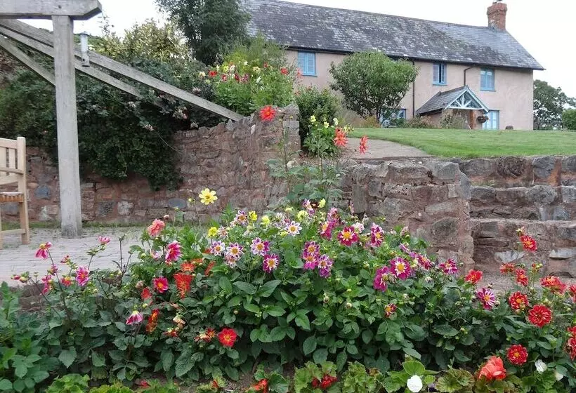 Aamiaismajoitus (B&B) The Old Dairy At Bishops Barton