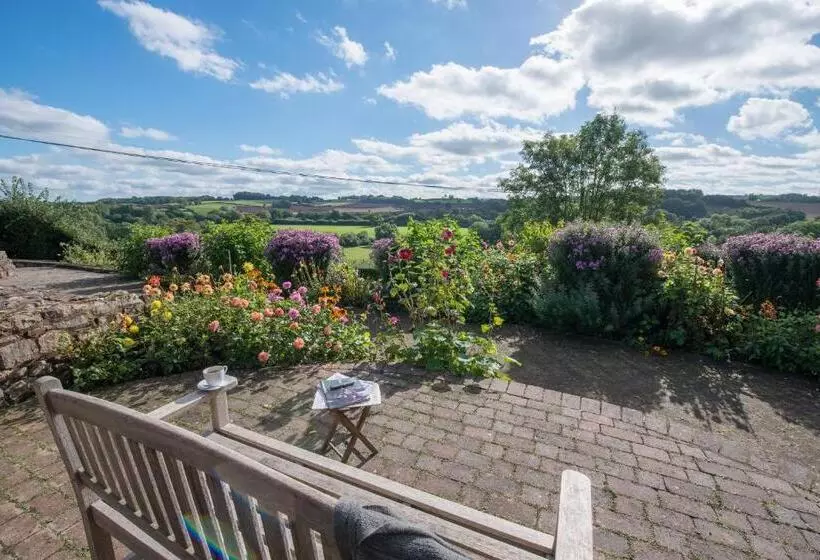 Aamiaismajoitus (B&B) The Old Dairy At Bishops Barton