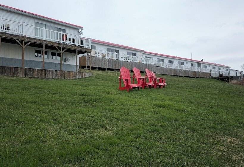 Clipper Shipp Beach Motel