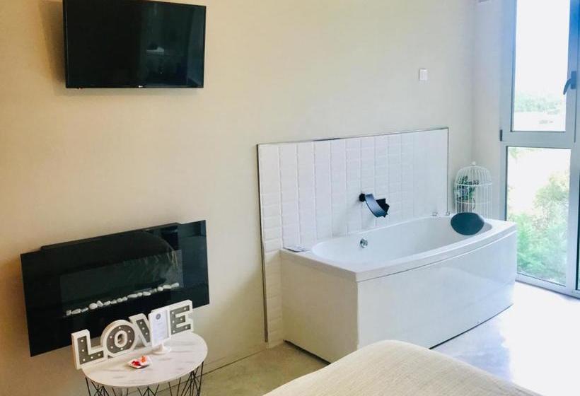 فندق فئة نجمة واحدة Les Suites