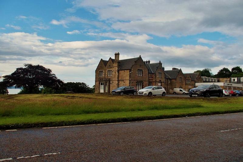 هتل Almond House Lodge