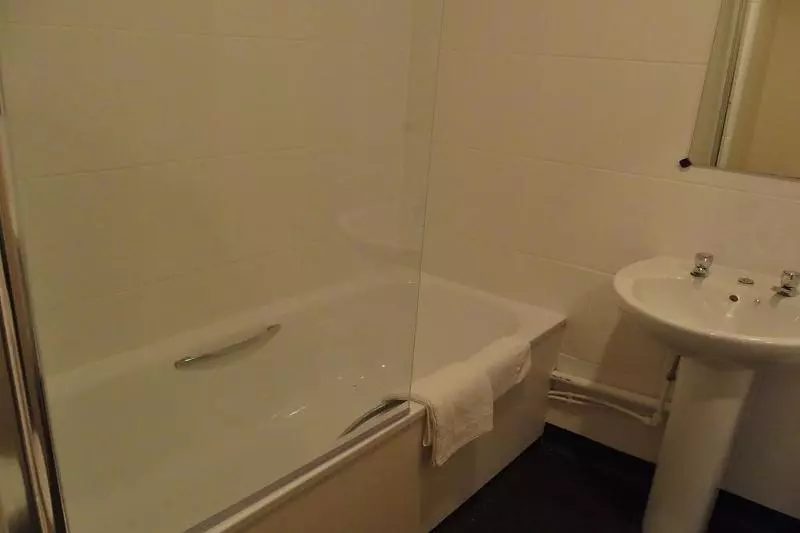 هتل Almond House Lodge