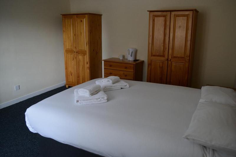 هتل Almond House Lodge