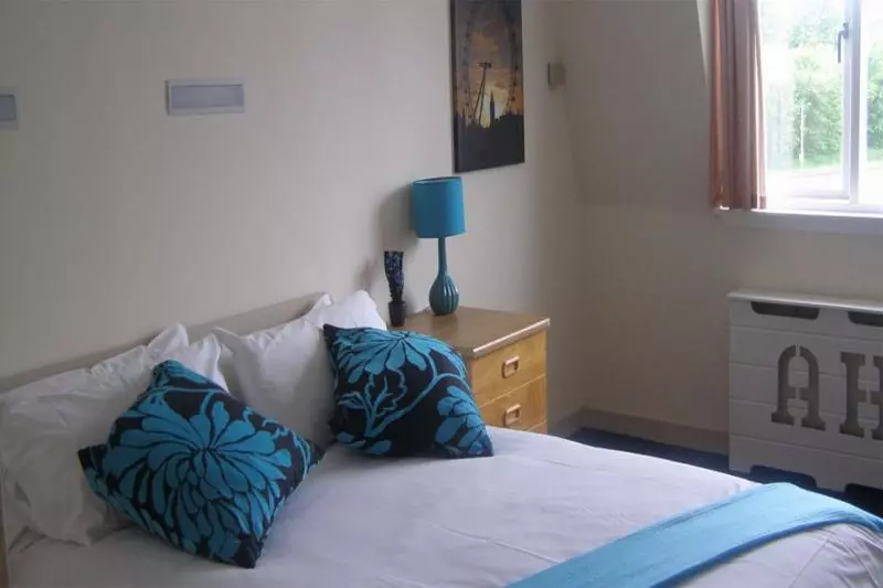 هتل Almond House Lodge