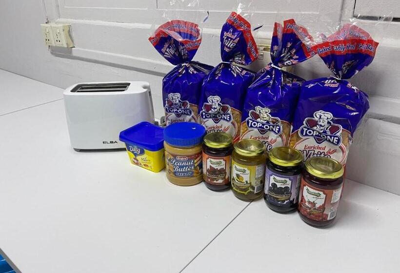 هتل کپسول Meadows Hostel