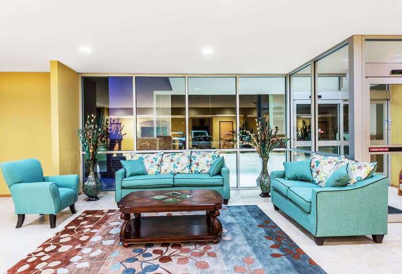 호텔 Days Inn & Suites By Wyndham El Dorado