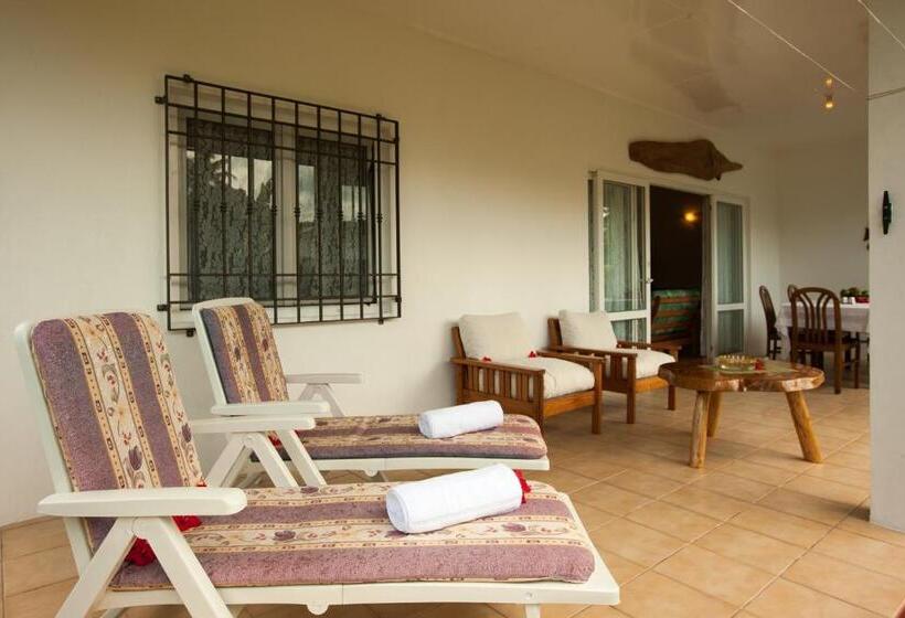 Hotel Le Relax St. Joseph Guest House