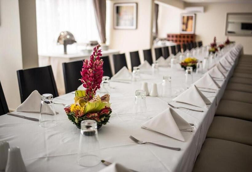 هتل New Brookfields