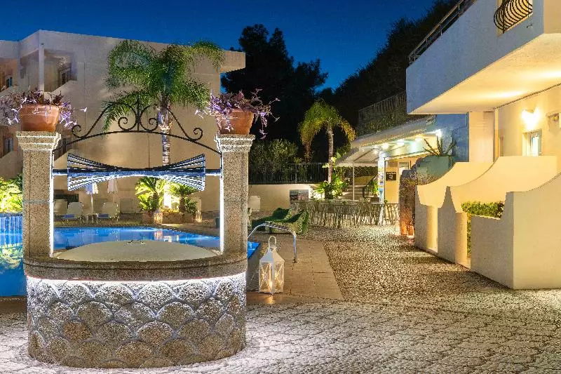 Hotelli Pefkos View Suites & Maisonette