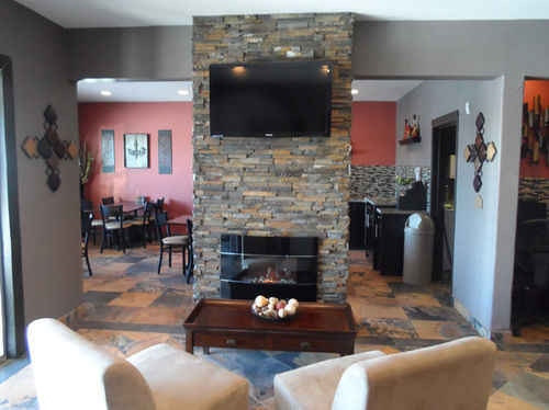 Отель Redvers Western Star Inn & Suites