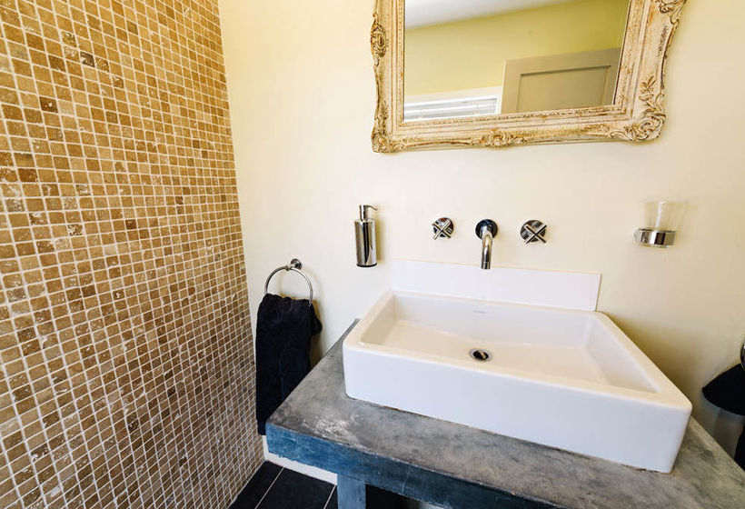 Leyland Country House