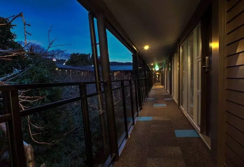 モーテル Aurora On George