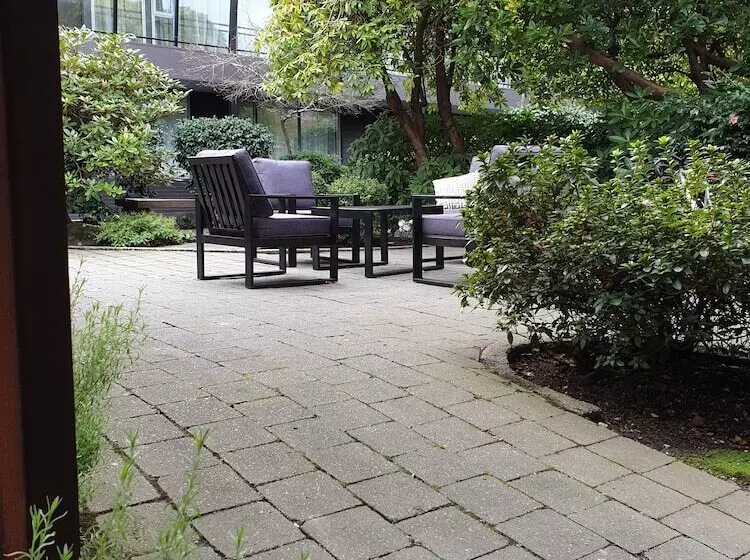 モーテル Aurora On George