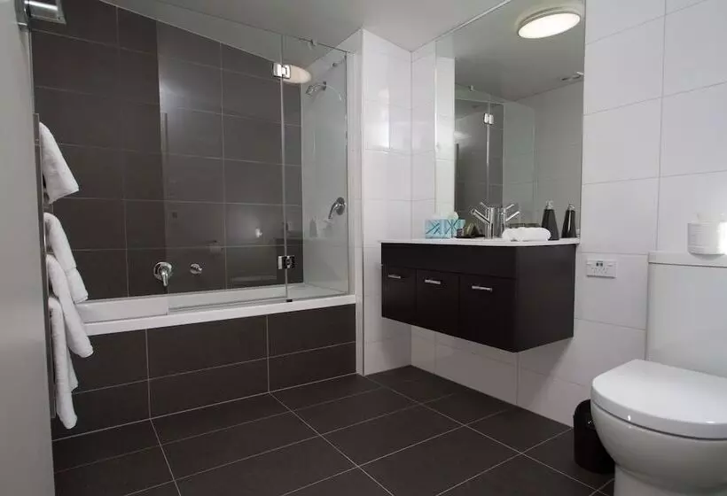 モーテル Aurora On George