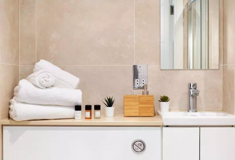 One Bed Serviced Apt Near Holborn In Chancery Lane