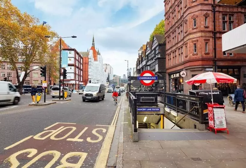 One Bed Serviced Apt Near Holborn In Chancery Lane