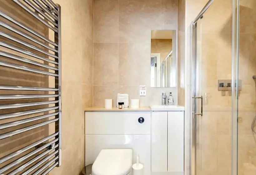 One Bed Serviced Apt Near Holborn In Chancery Lane