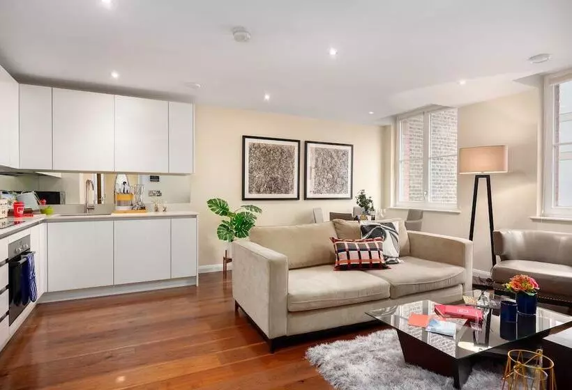 One Bed Serviced Apt Near Holborn In Chancery Lane