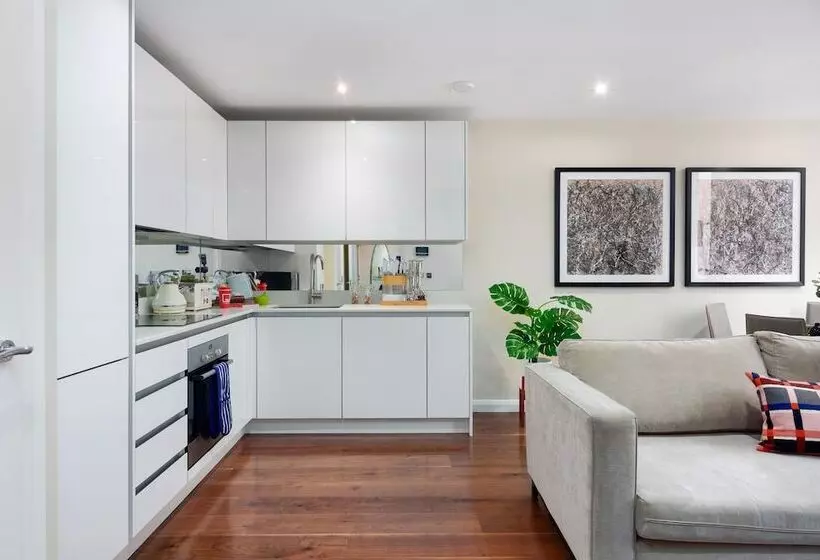 One Bed Serviced Apt Near Holborn In Chancery Lane