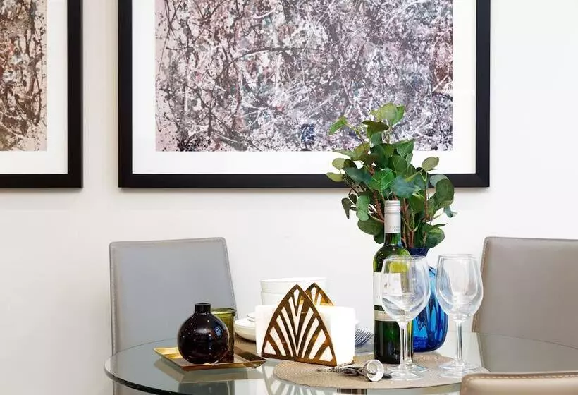 One Bed Serviced Apt Near Holborn In Chancery Lane