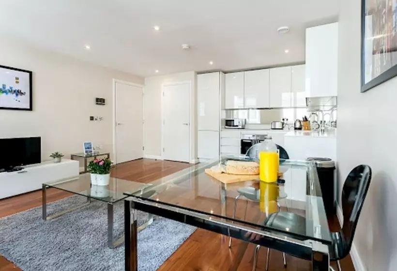 One Bed Serviced Apt Near Holborn In Chancery Lane