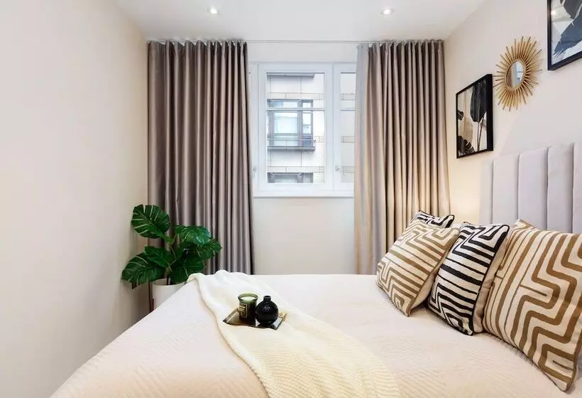 One Bed Serviced Apt Near Holborn In Chancery Lane