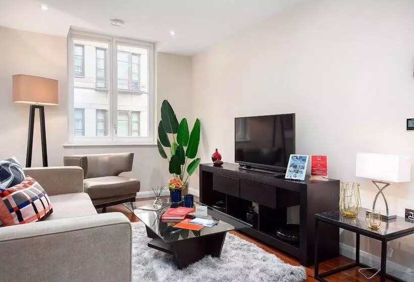 One Bed Serviced Apt Near Holborn In Chancery Lane