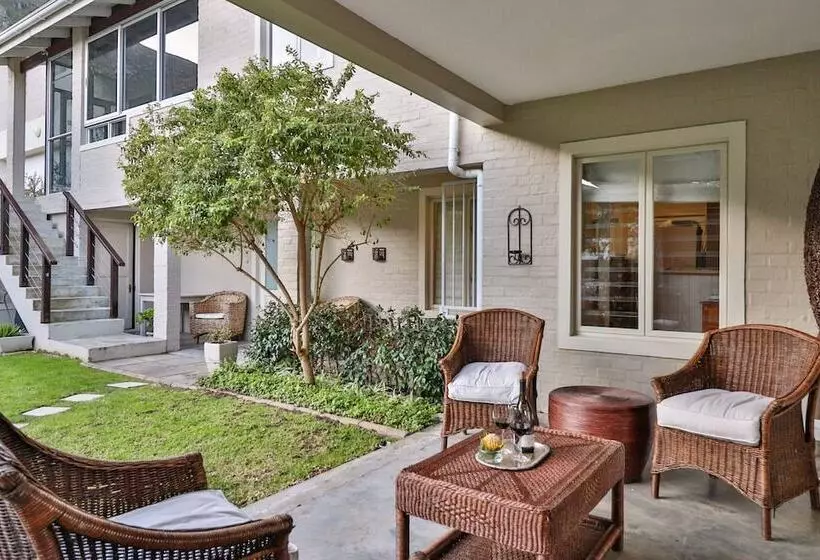 Majatalo Hermanus Lodge On The Green   Solar Power