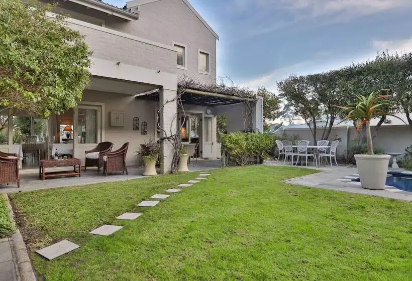 Majatalo Hermanus Lodge On The Green   Solar Power