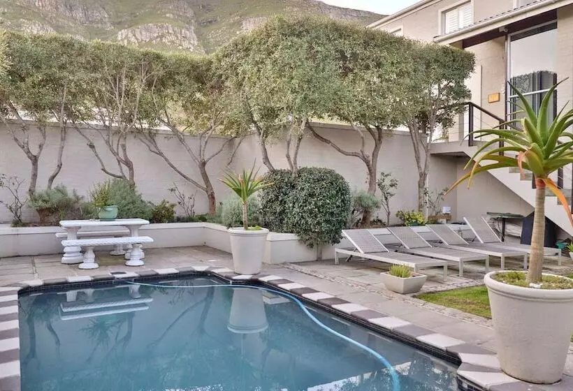 Majatalo Hermanus Lodge On The Green   Solar Power