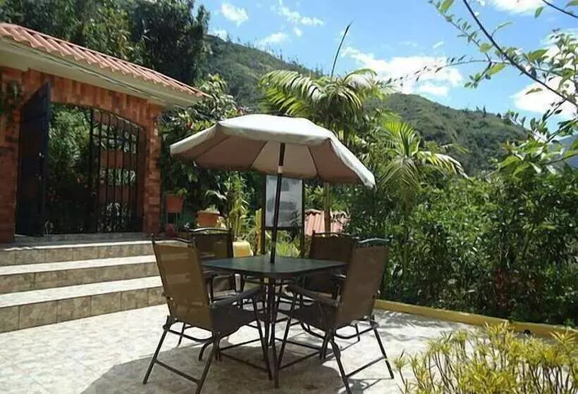 簡易ホテル La Casa Amarilla