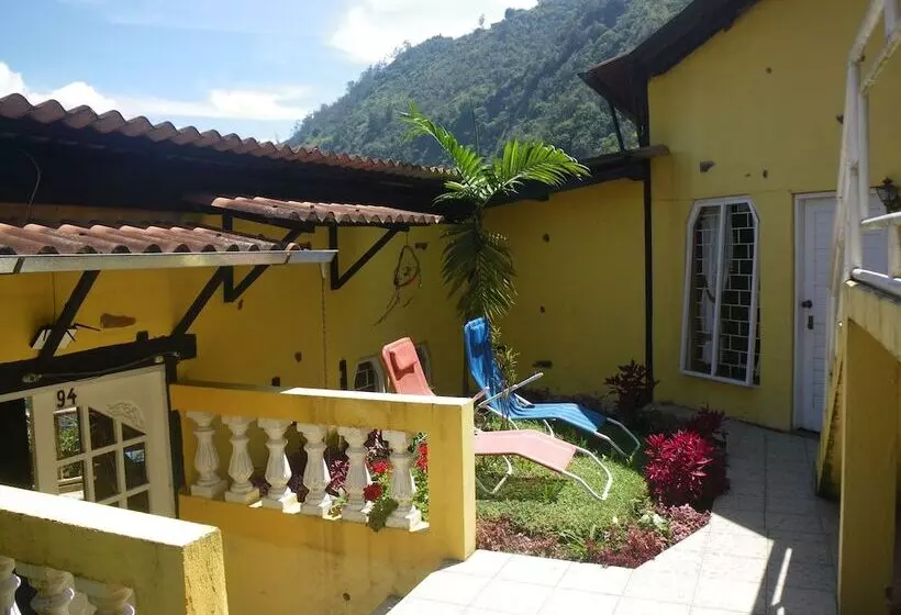 簡易ホテル La Casa Amarilla
