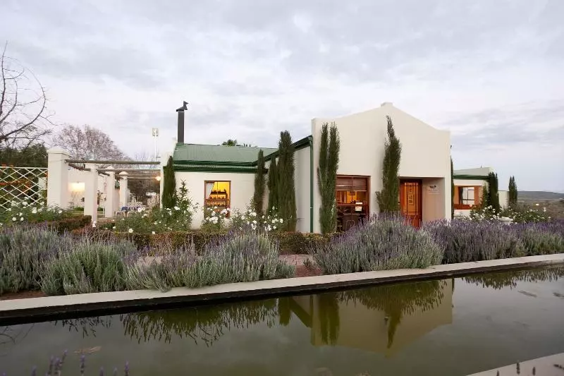 Hotelli Berluda Farmhouse And Cottages