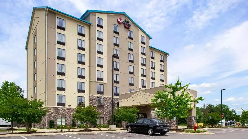 Hotelli Best Western Plus Thornburg Inn & Suites