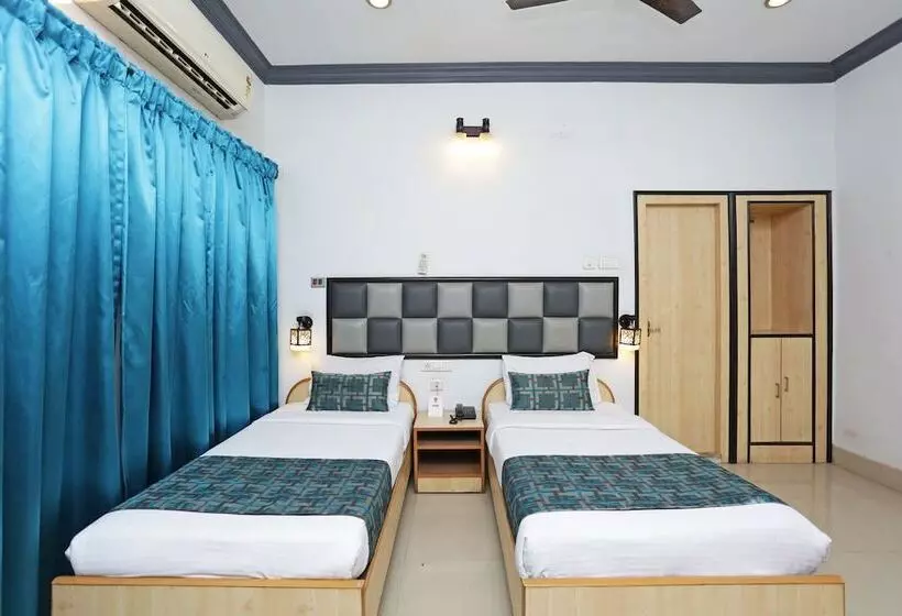 ホテル Homely Raj Near Kalighat Kali Temple