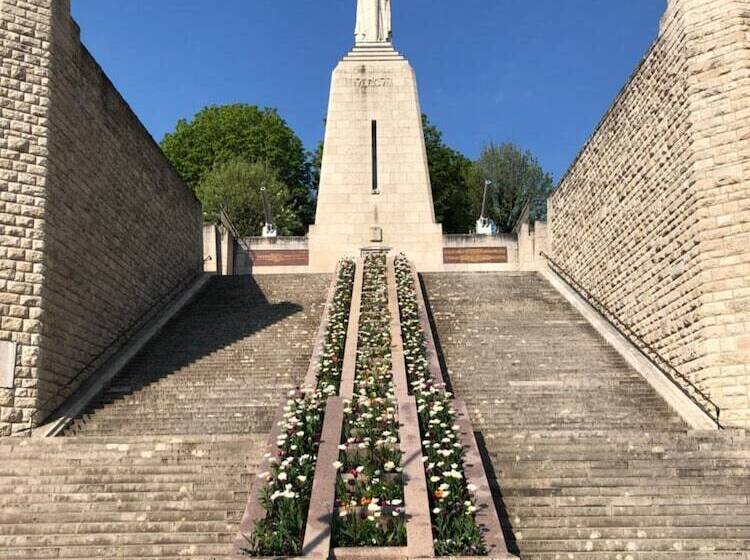 فندق Hôtel Restaurant Le Privilège Authentic By Balladins