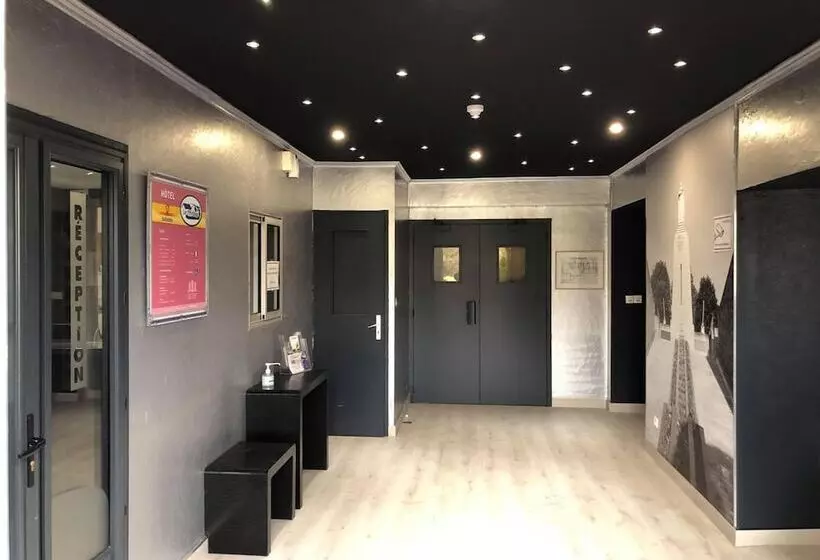 ホテル Hôtel Restaurant Le Privilège   Authentic By Balladins