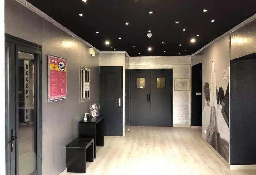 ホテル Hôtel Restaurant Le Privilège   Authentic By Balladins