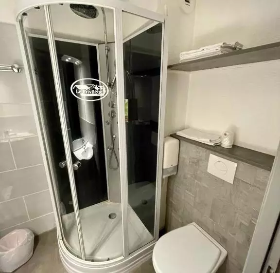 ホテル Hôtel Restaurant Le Privilège   Authentic By Balladins