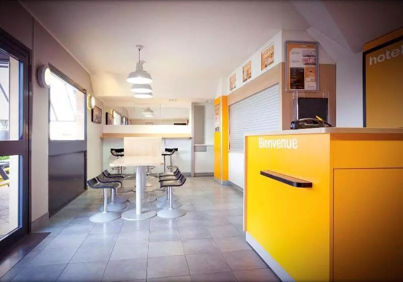 ホテル Kyriad Direct Moulins Sud   Yzeure