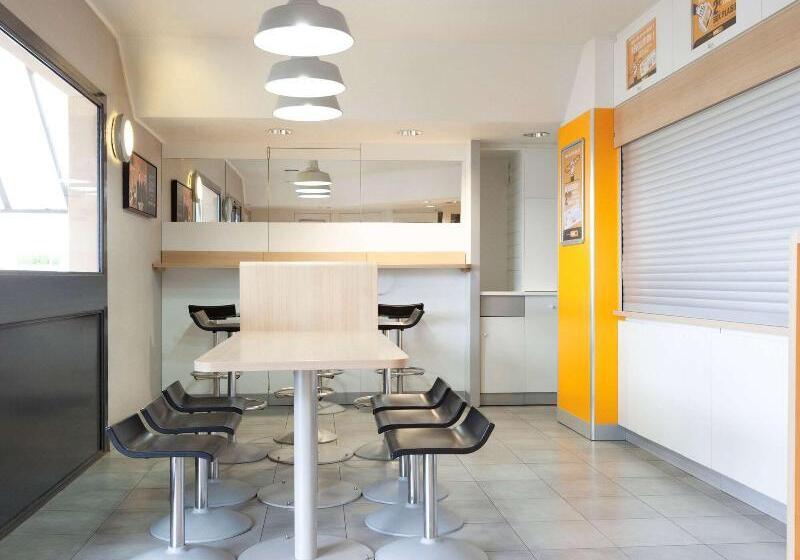 Hotel Kyriad Direct Moulins Sud   Yzeure