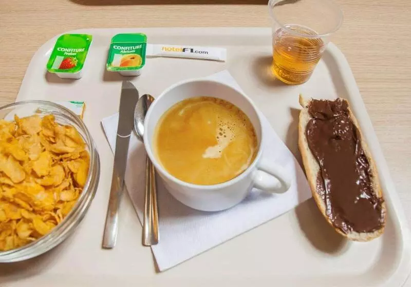 ホテル Kyriad Direct Moulins Sud   Yzeure