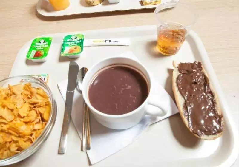 ホテル Kyriad Direct Moulins Sud   Yzeure